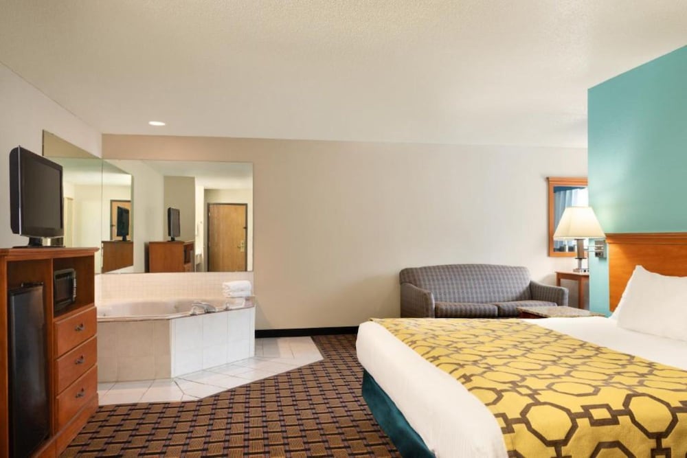 Room, Queen Bed