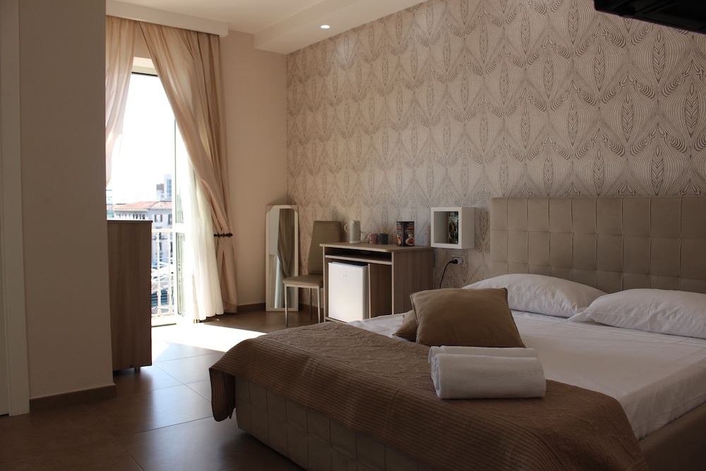 Philip Royal B&B 28/50