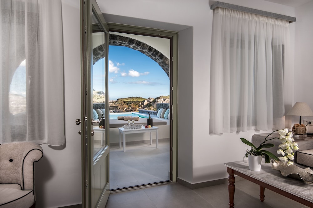 Elements Of Caldera Suites 50/50
