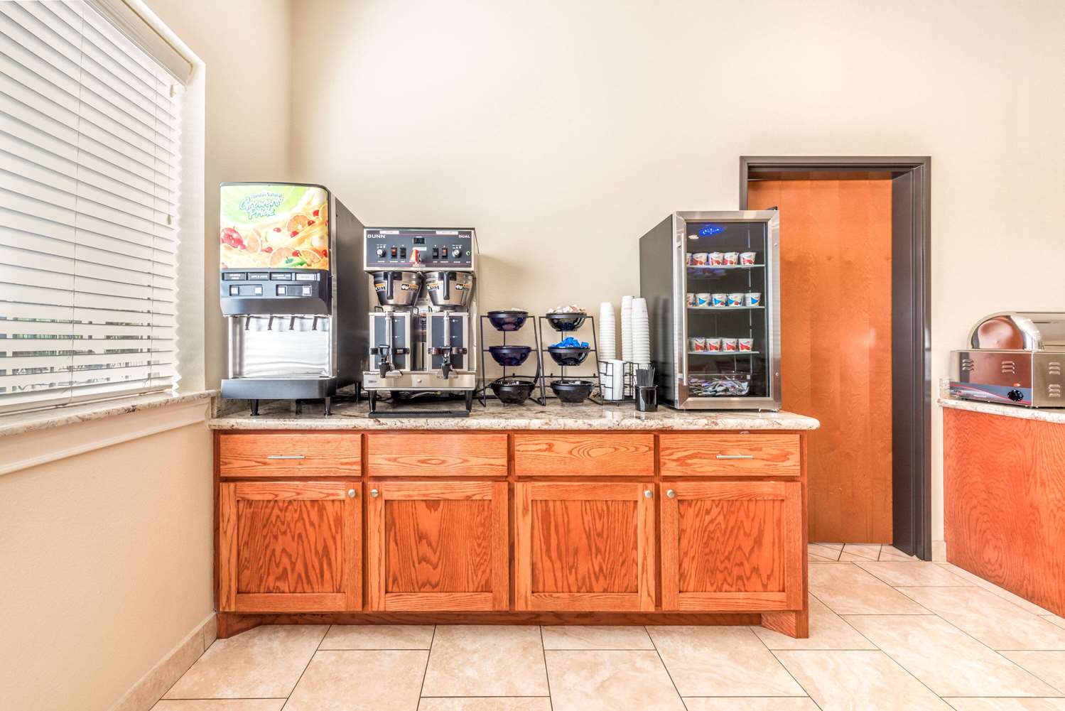 Ramada By Wyndham College Station 10/55