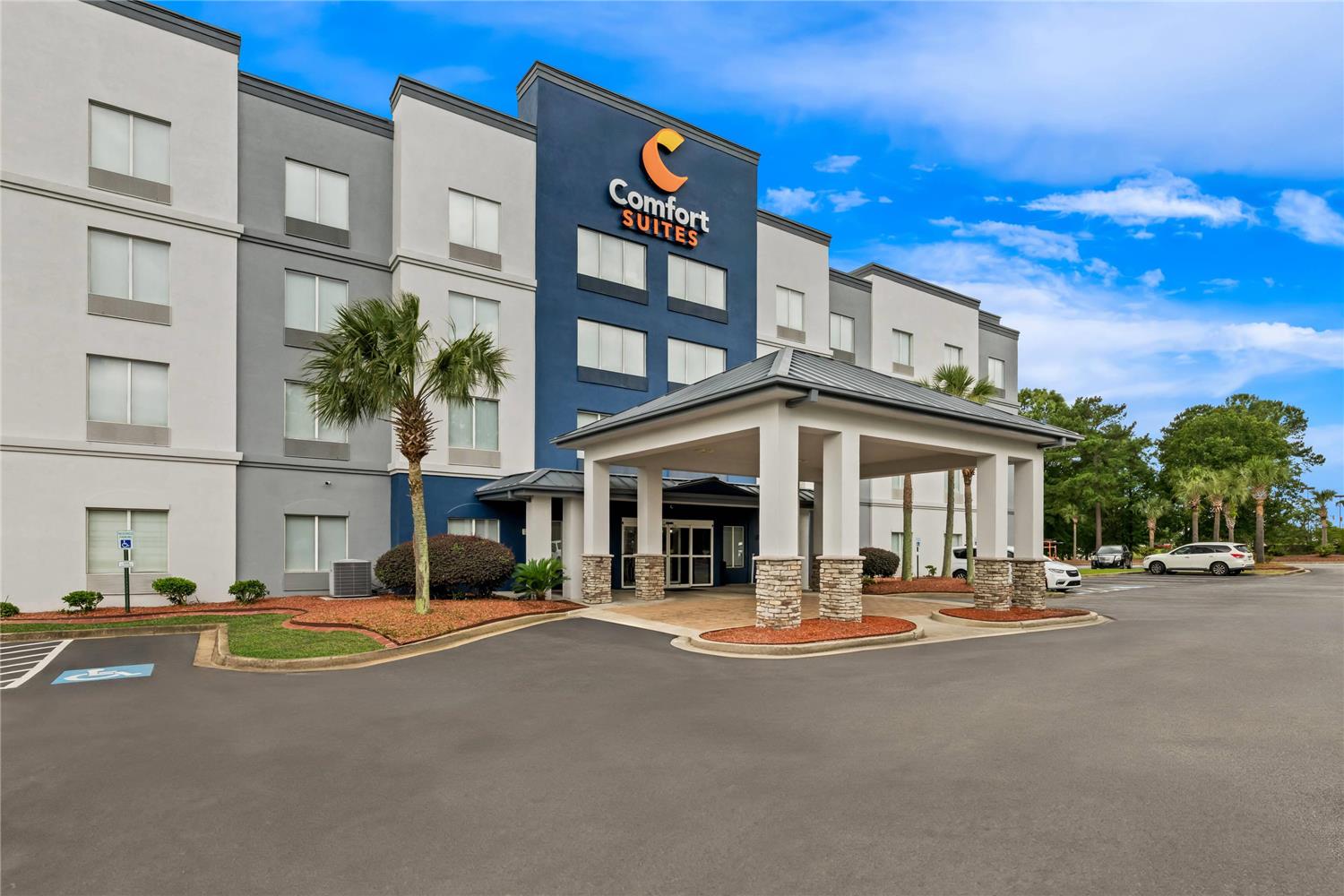 Comfort Suites Suites Columbia at Harbison 16/17
