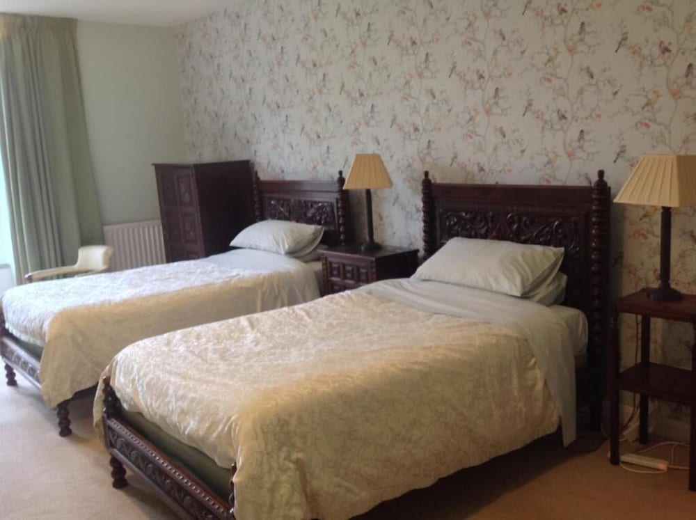 Greenham Hall B&B 7/25