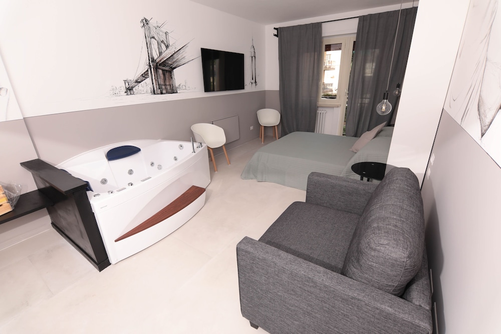 O.Effe. Global Suites at Vatican 26/50