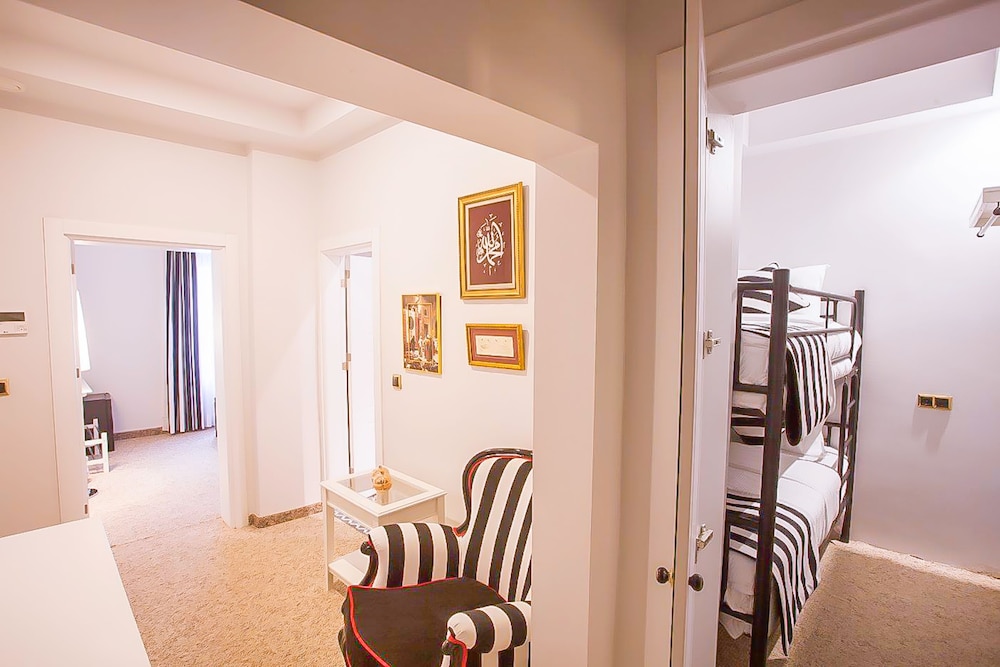 Araf Hotel 1/50