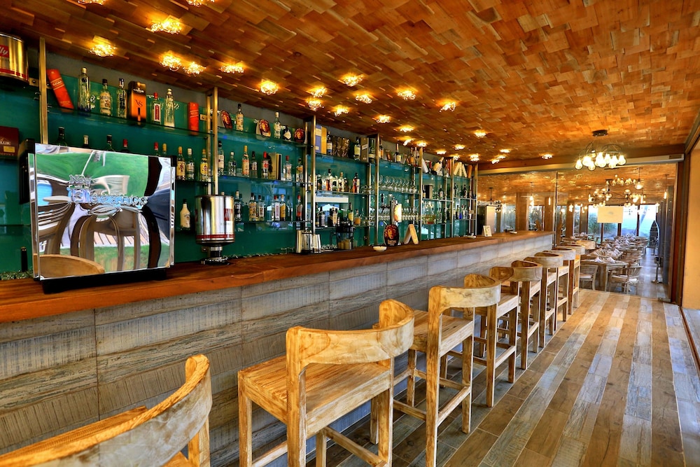 Thaproban Pavilion Resort &amp; Spa 74/79