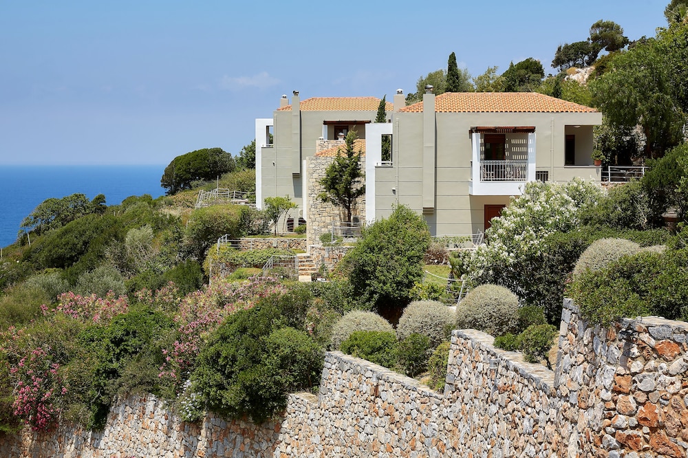 Okeanides Villas 35/50