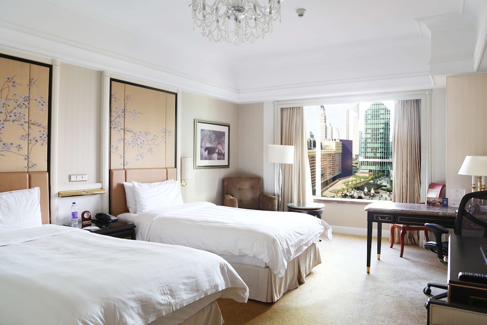Pudong Shangri La 13/77