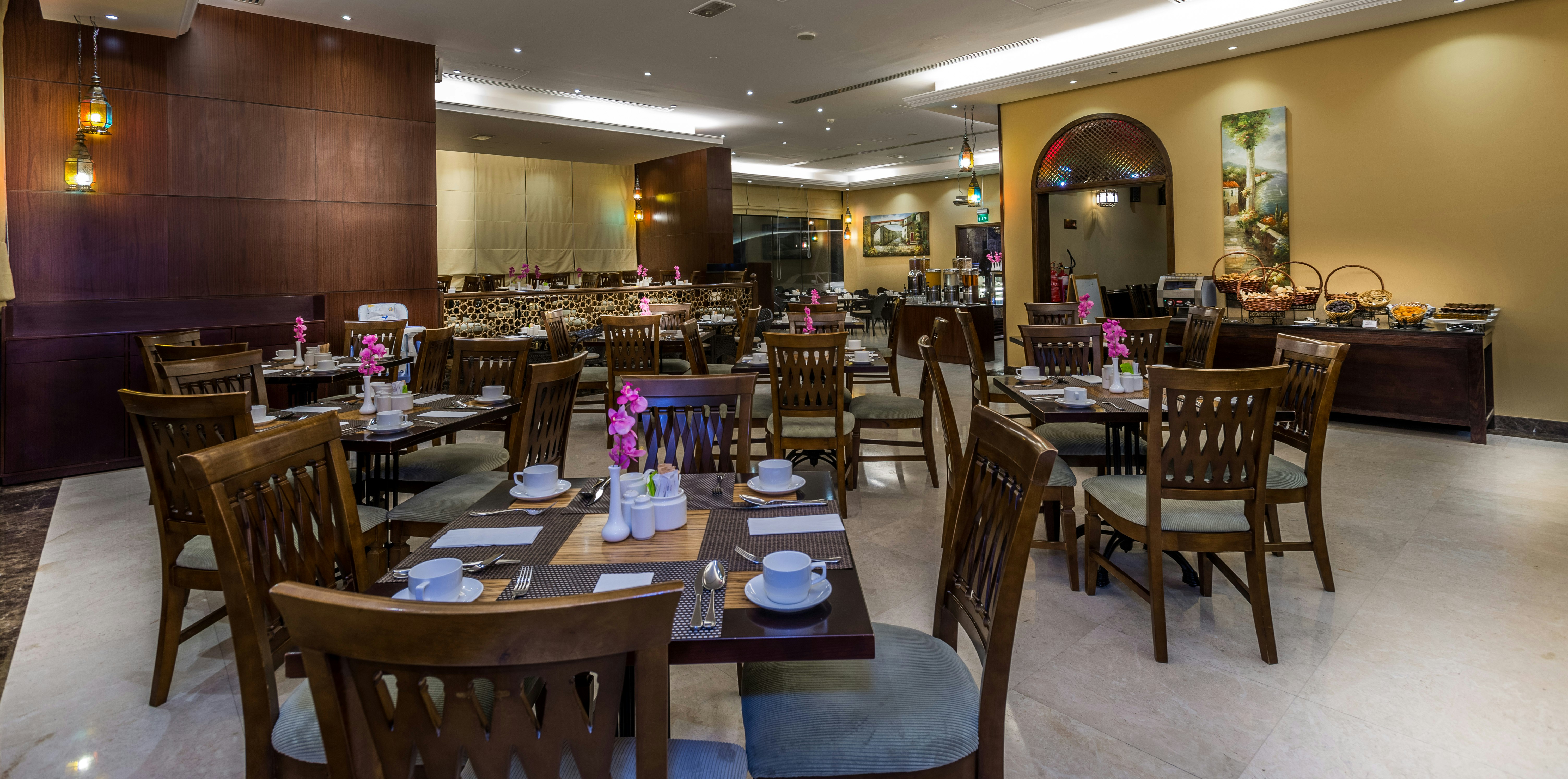 restaurant cafeteria