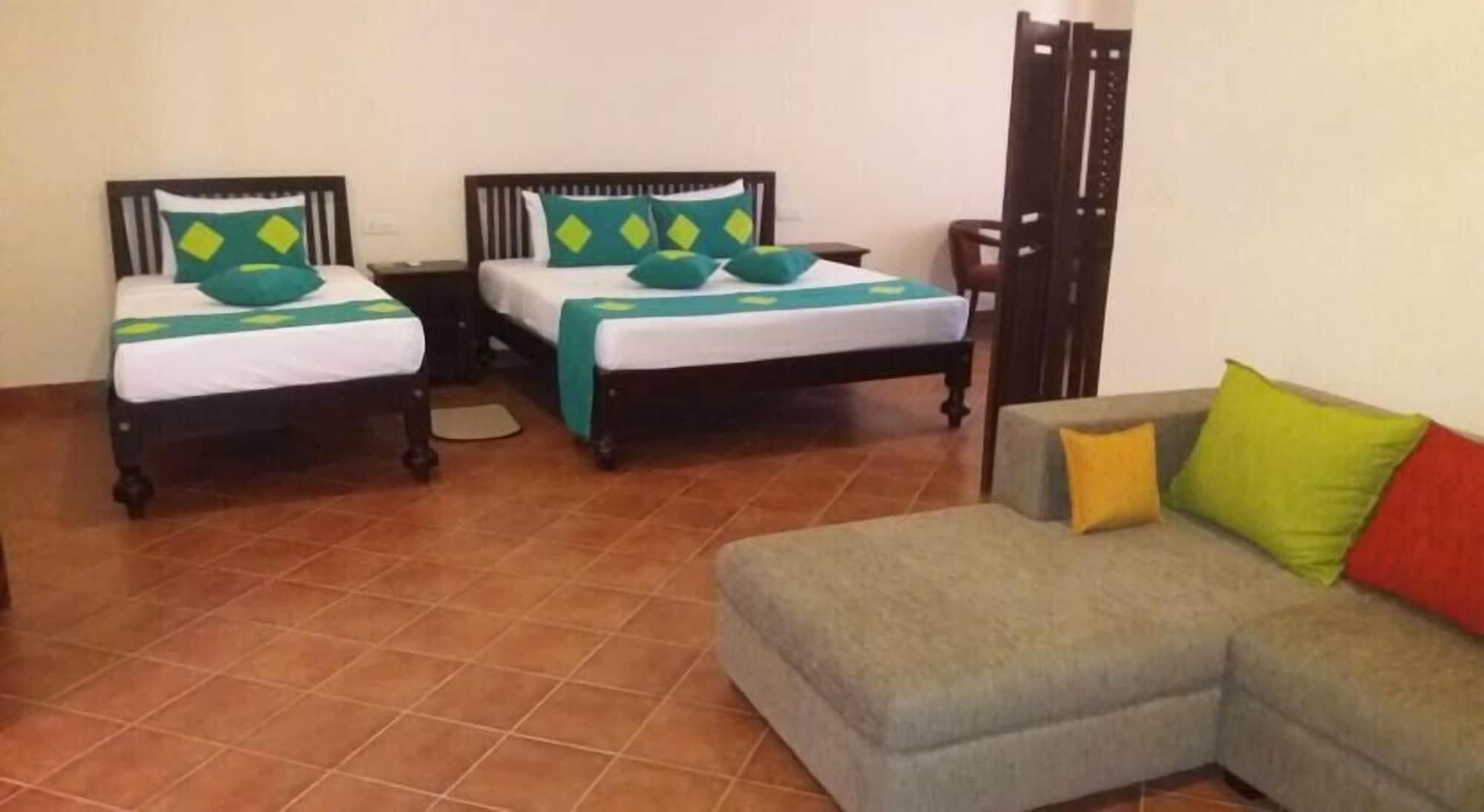 Serendip Stone Hotel and Bungalow 8/41