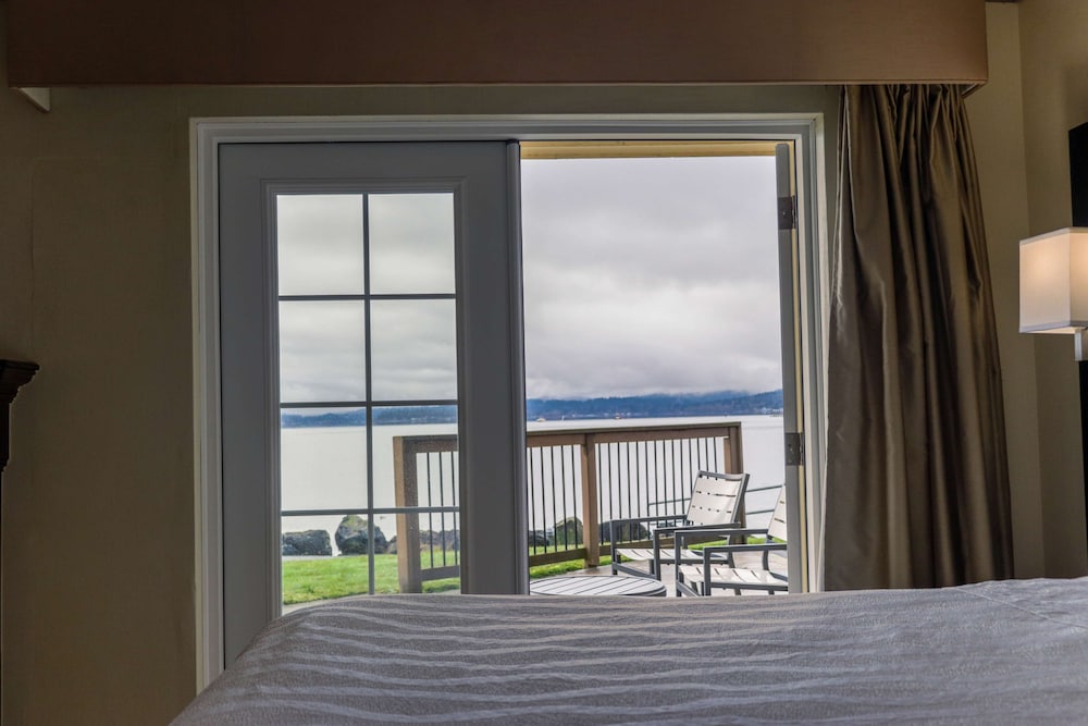 Silverdale Beach Hotel 30/50