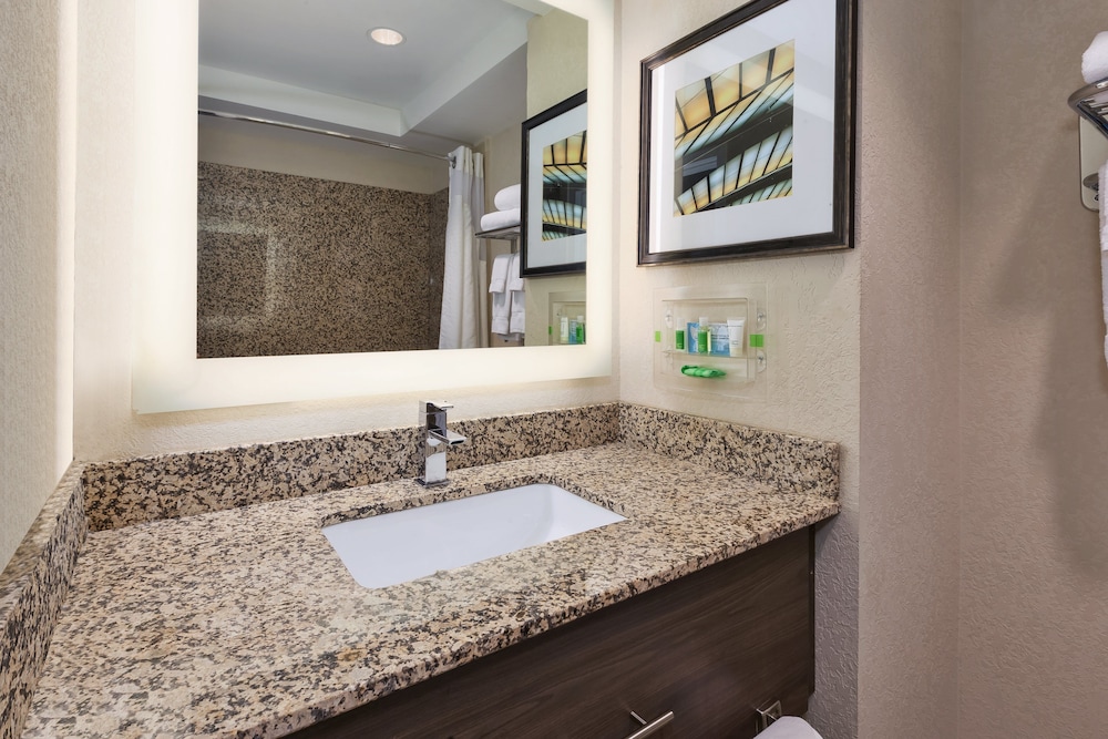 HOLIDAY INN MORGANTOWN UNIVERSITY AREA 13/41