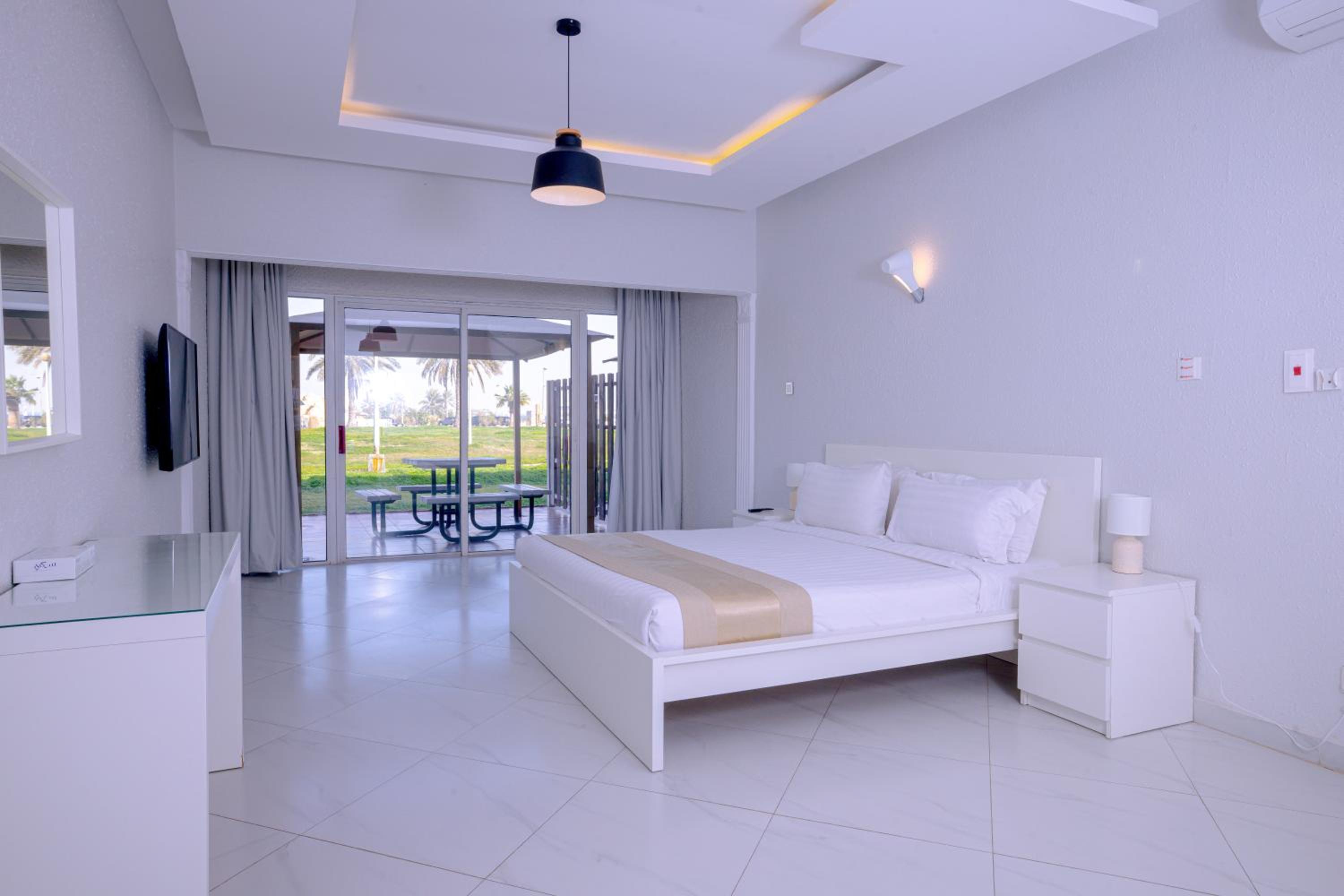 منتجع شاطئ النخيل(Palm Beach Resort) 21/73