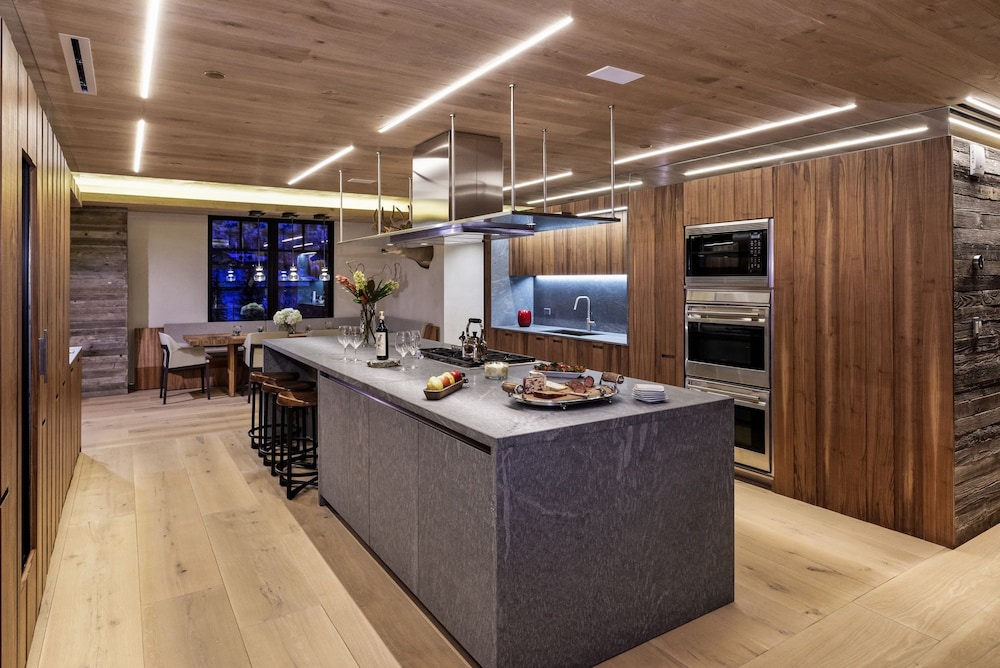 Four Seasons Resort and Residences Vail 74/93