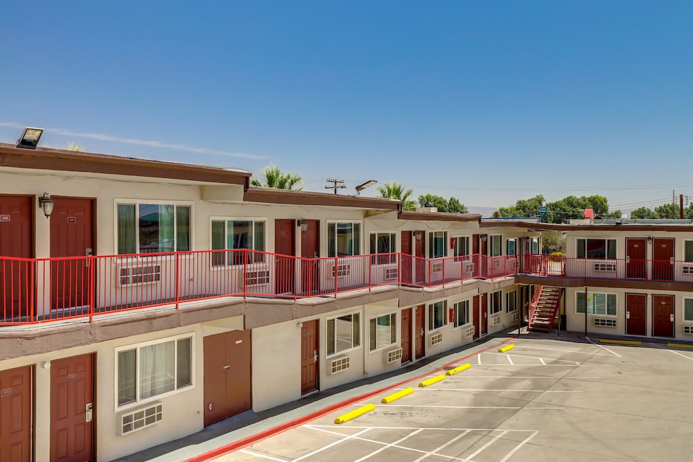Red Roof Inn Needles 3/45
