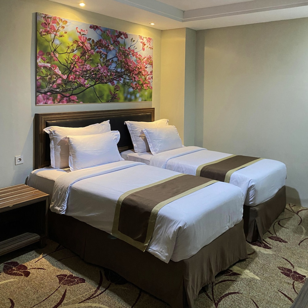 TRAVELLERS HOTEL PHINISI 16/50