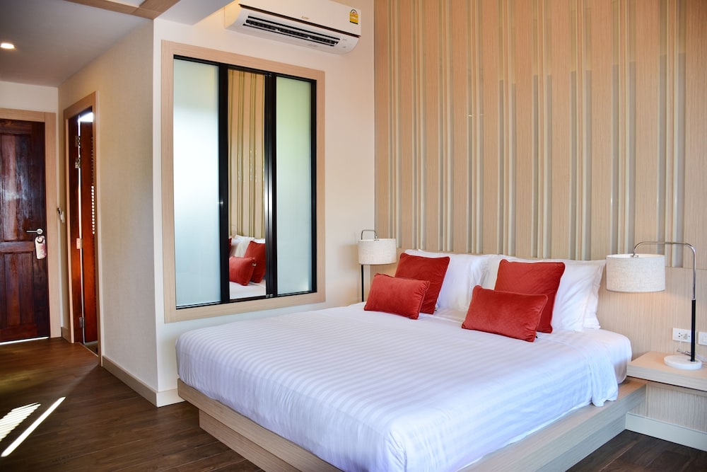 Lanta Sand Resort And Spa 25/71