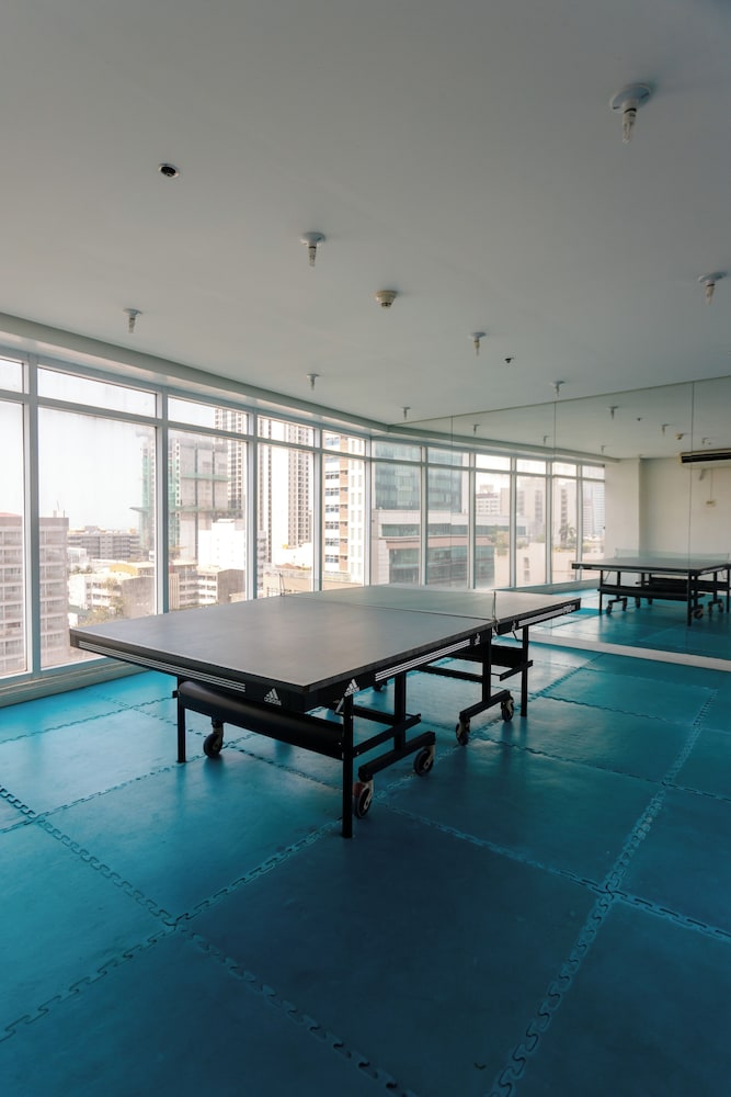 Regency Grand Suites 35/66
