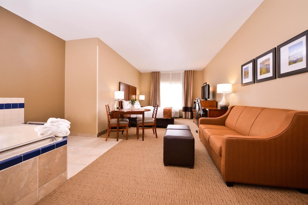 Comfort Suites Mount Vernon 26/36