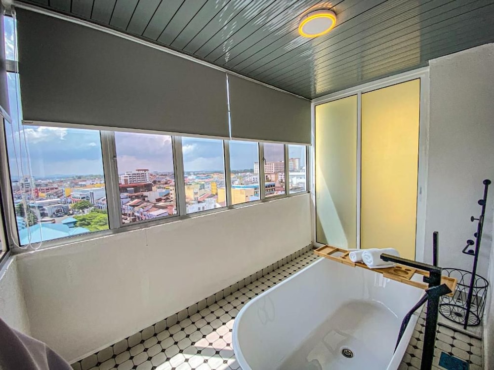 MUAR TRADERS HOTEL 26/26