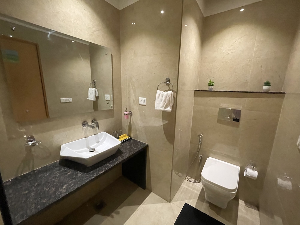 Saltstayz Corporate Suites – Golf Course Road 47/50