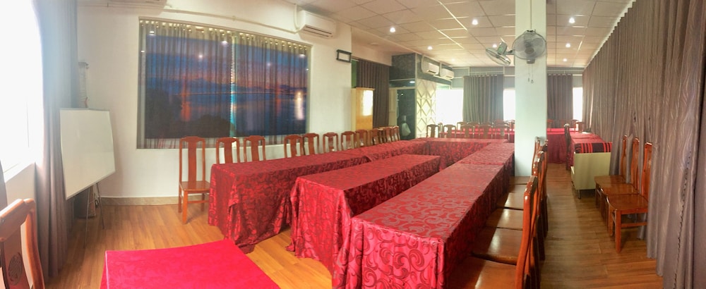 Yen Vy 04 Luxury Hotel 24/33