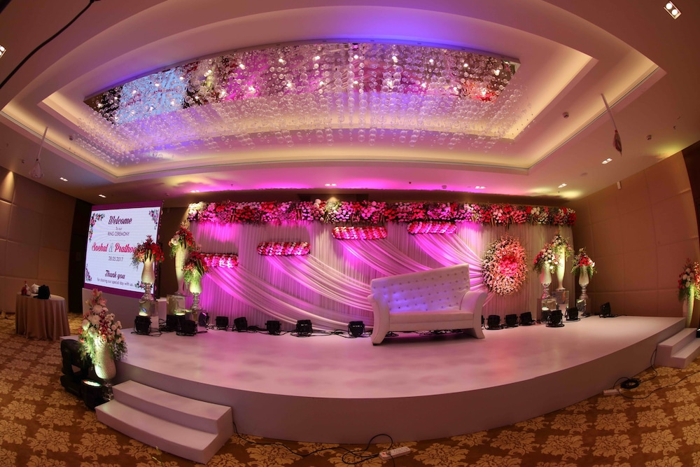 Grand Tamanna Hotel 5/45