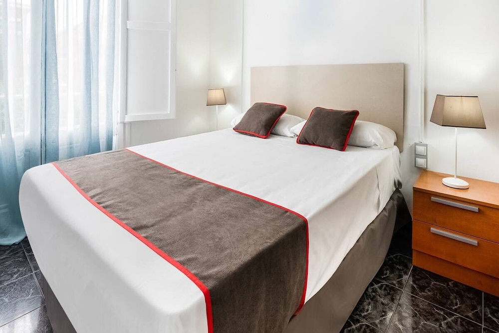 Hostal El Patio de la Luna by Vivere Stays 12/45