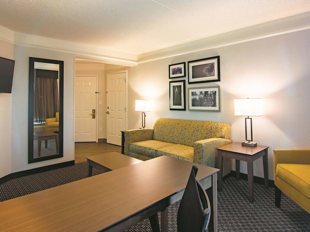 La Quinta Inn And Suites By Wyndham Oklahoma City Norman 34/51