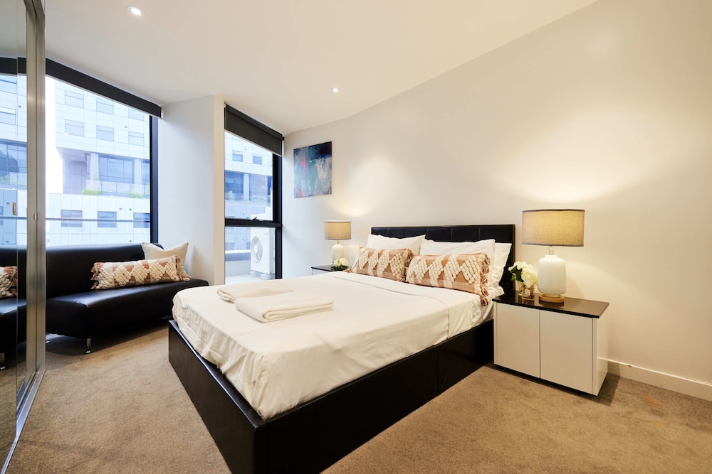 Penthouse, Apartment, Queen Bed, Sofa