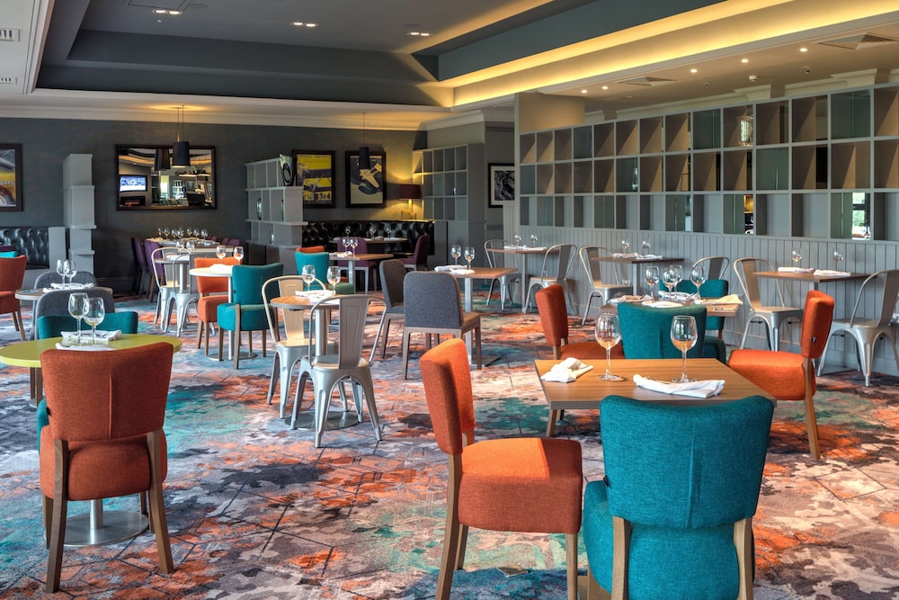 Doubletree By Hilton Edinburgh Airport 70/84