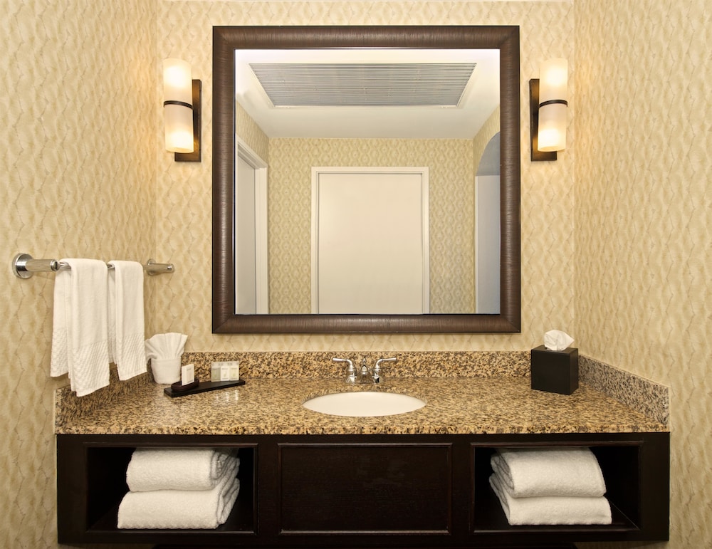 EMBASSY SUITES FLAGSTAFF 48/53