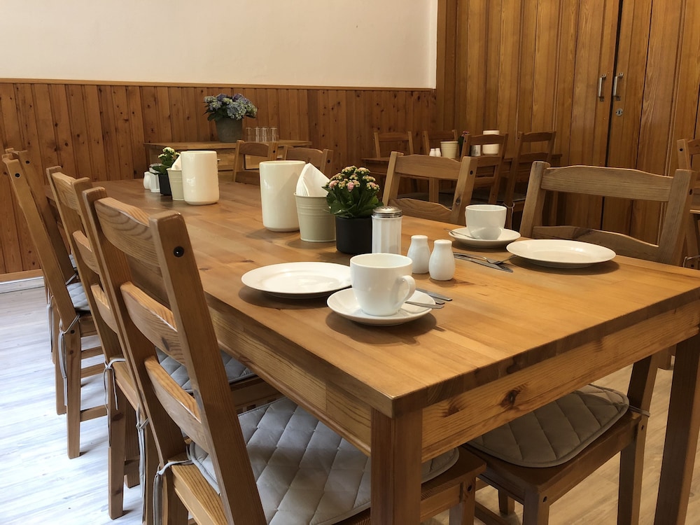 Riverside Inn 36/66