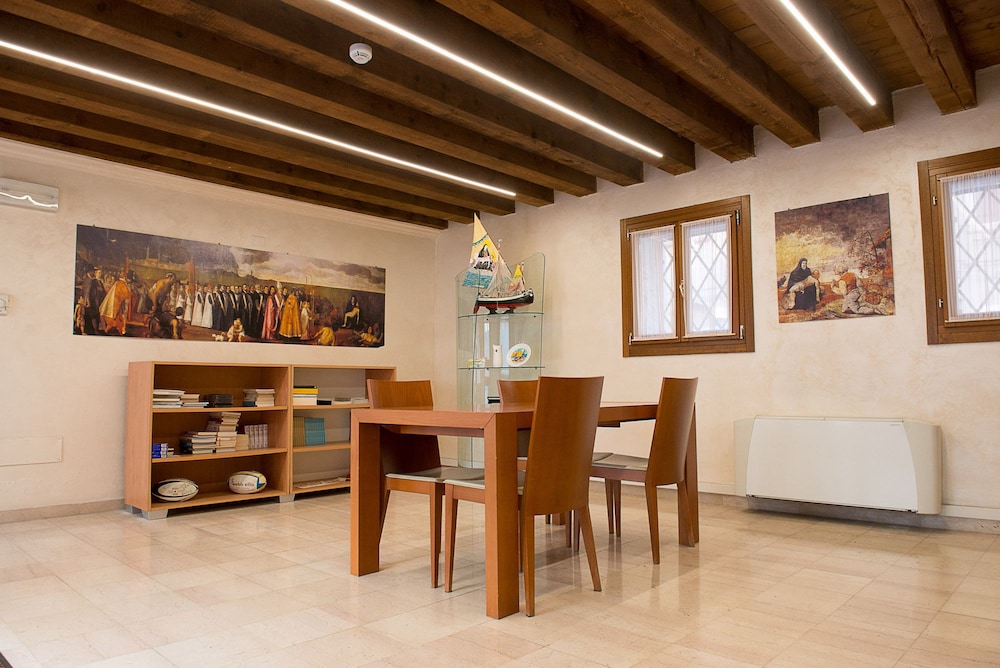 Domus Clugiae 30/41