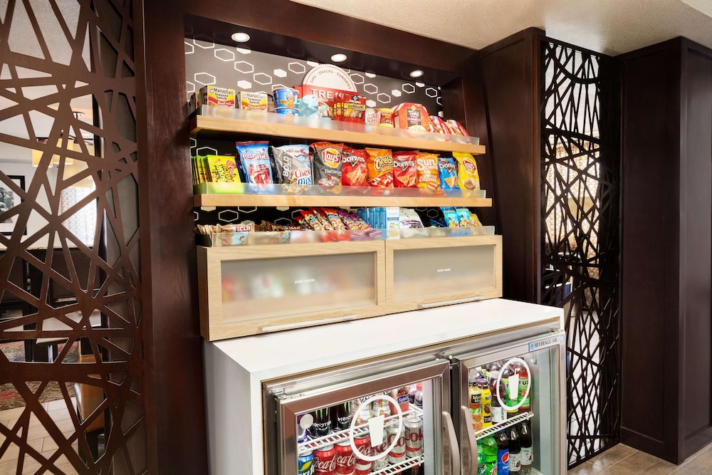 Hampton Inn Portland-Clackamas 8/39