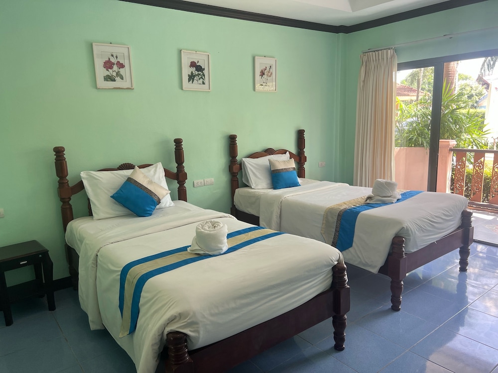 LANTA SEAFRONT RESORT 20/66