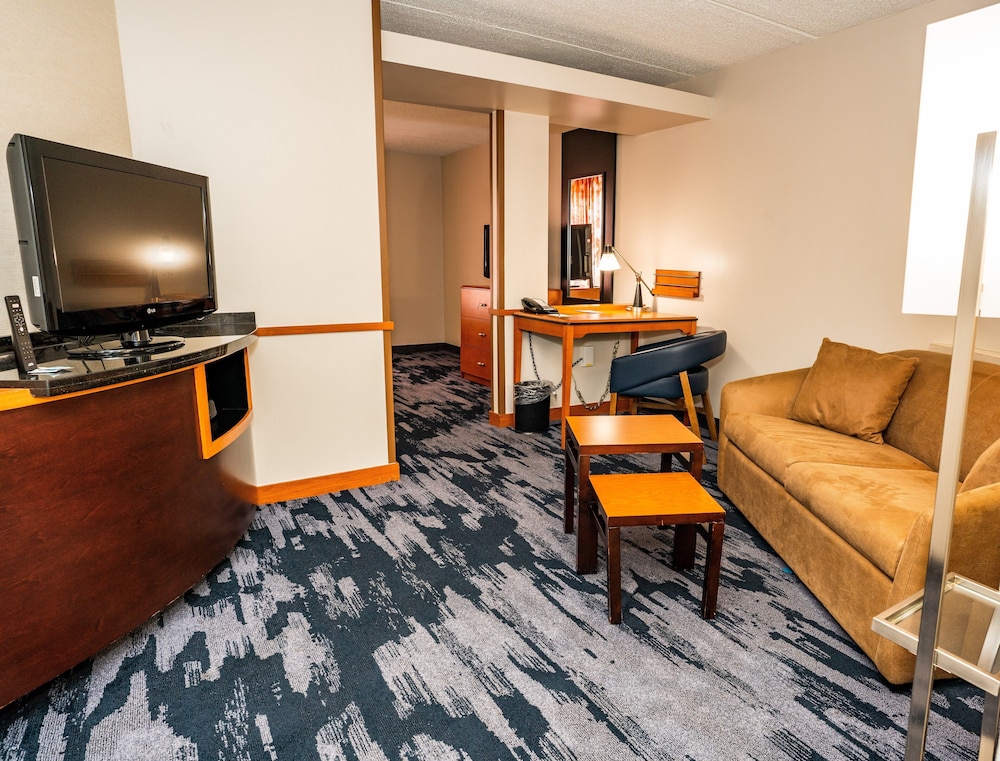 Fairfield Inn Suites San Antonio Downtown Alamo Plaza 43/50