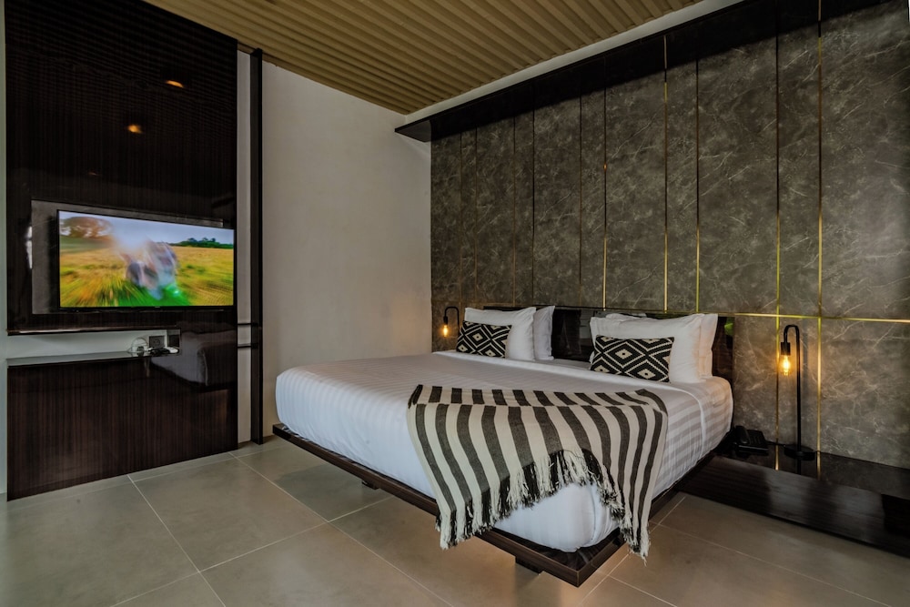1 BEDROOM, CABANA POOL, VILLA