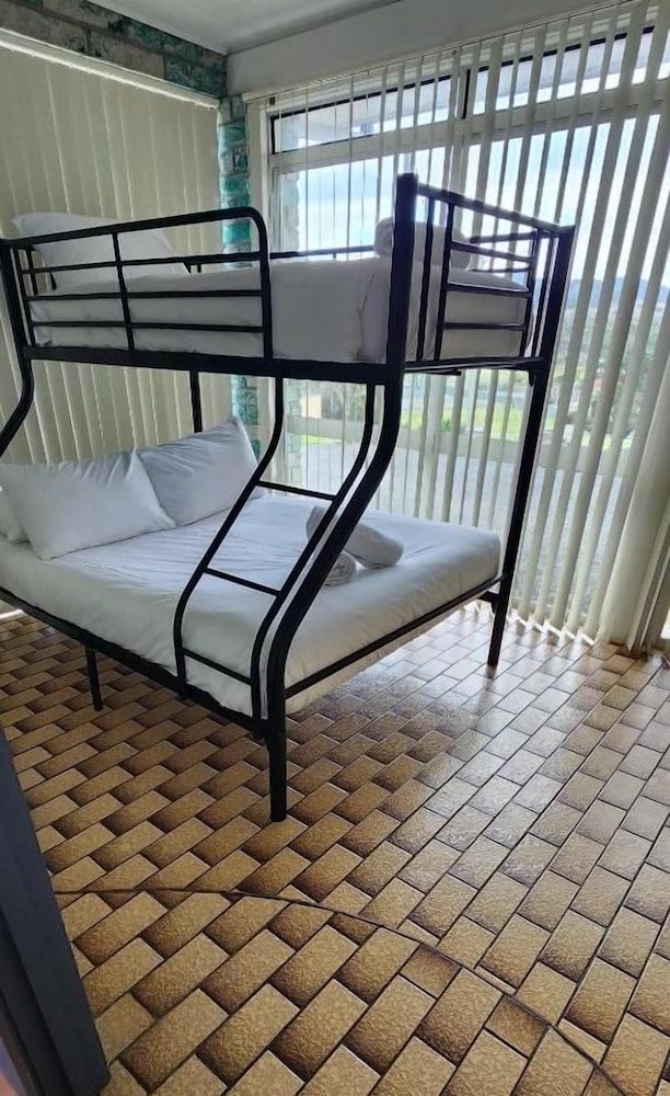 WHITE SANDS ESTATE 24/68