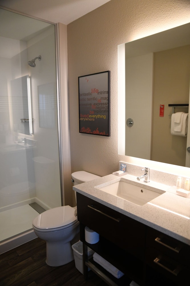 Towneplace Suites Kansas City At Briarcliff 15/45