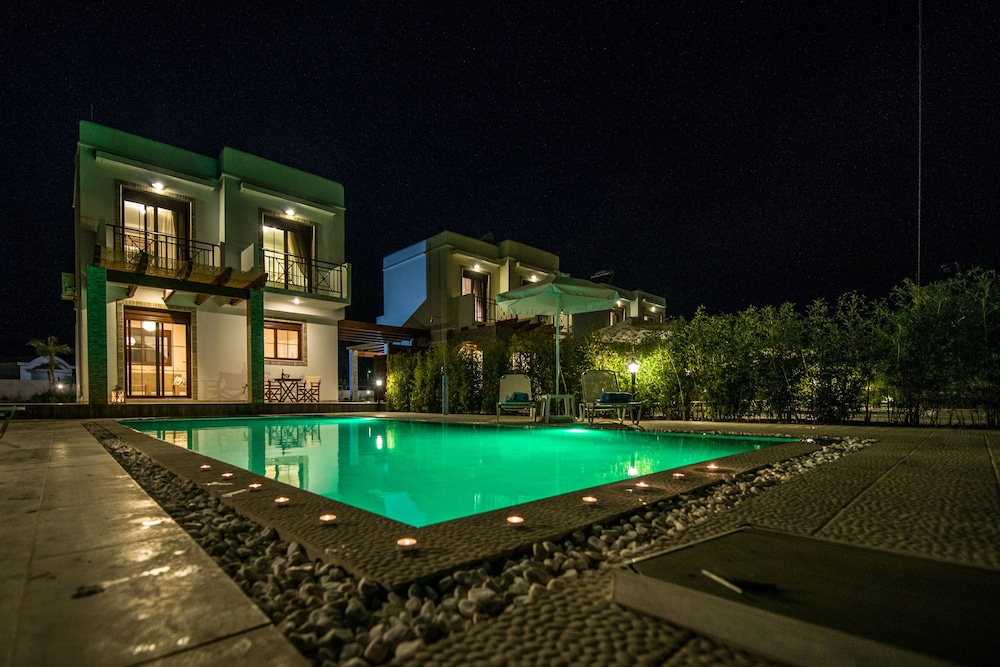 Petra Villas 18/24