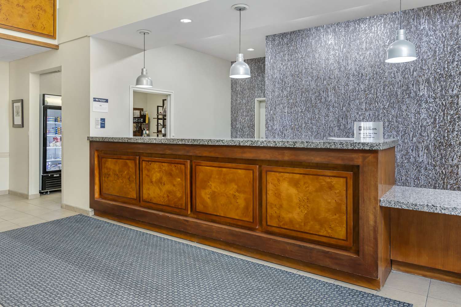 Best Western Plus Peppertree Inn At Omak 3/45