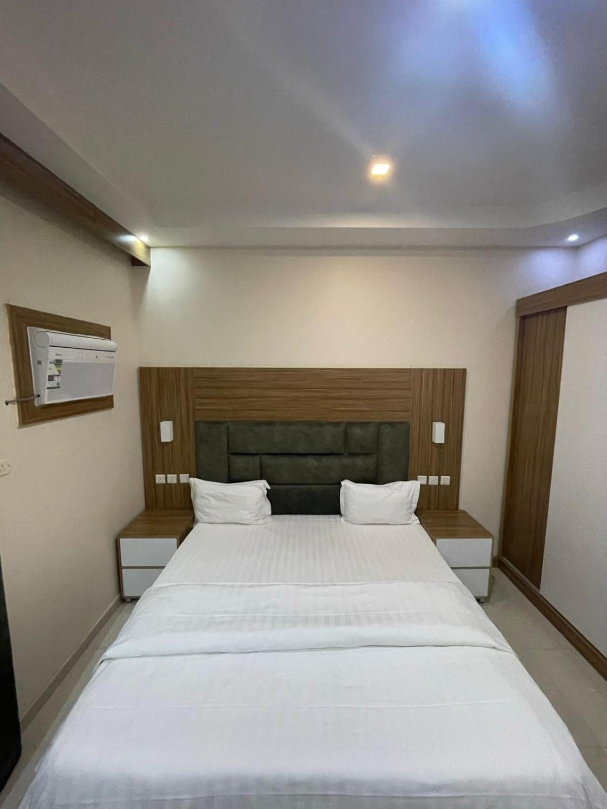 بيت الشرق للوحدات السكنية المفروشة(Orient House) 24/58