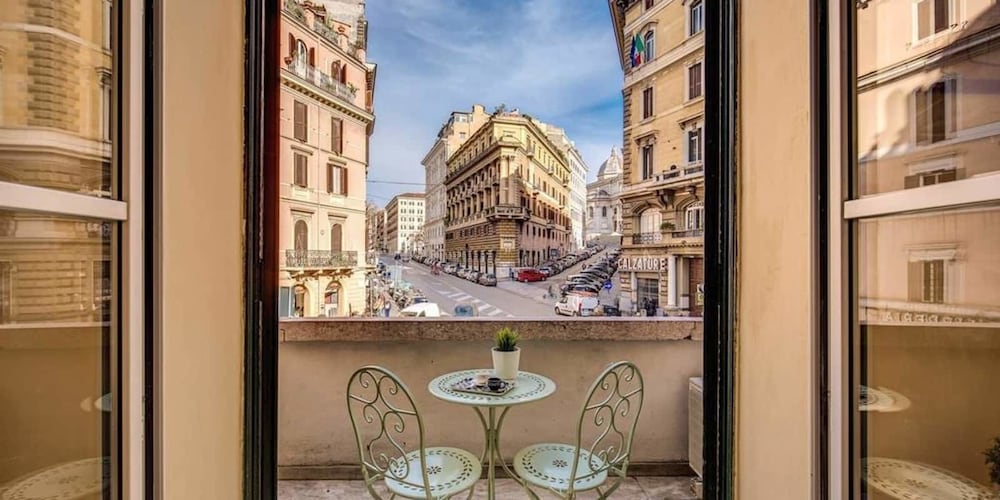 Cavour Colosseum with Balcony 9/29