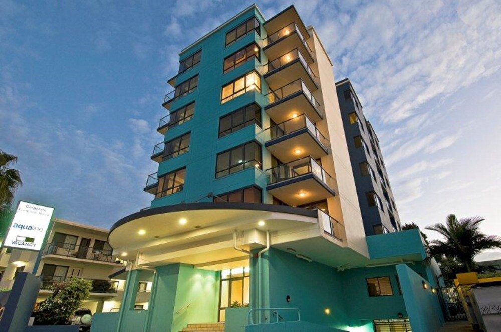 Aqualine Apartments 2/74