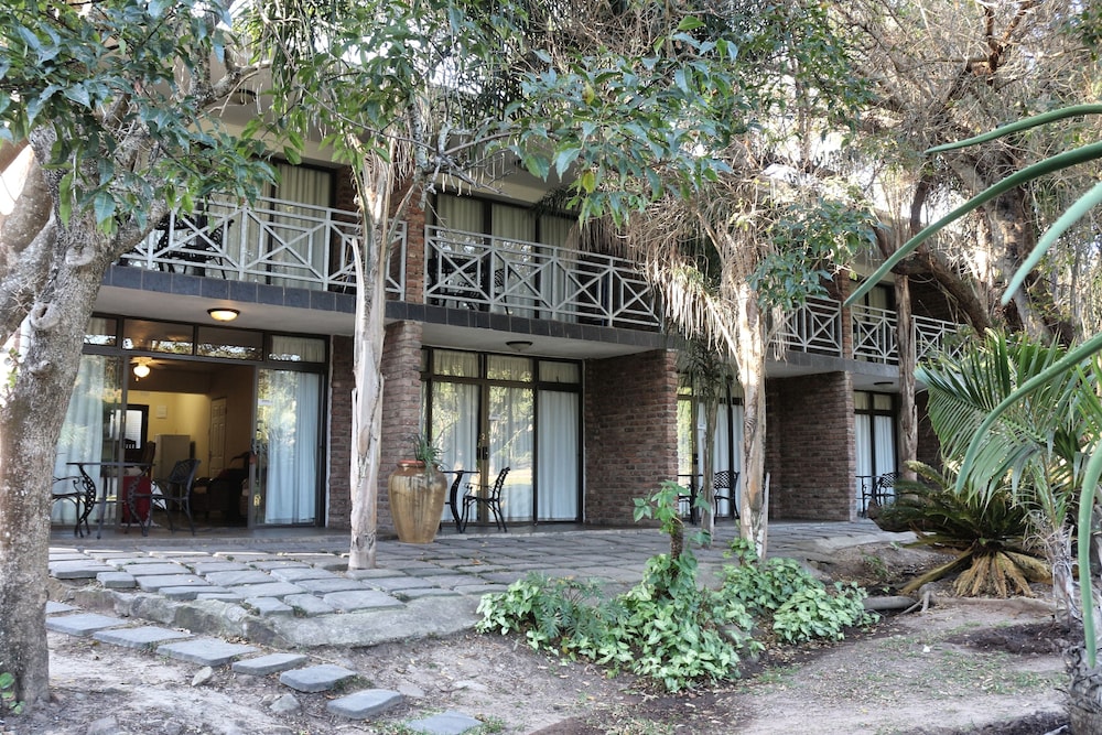 Areena Riverside Resort 1/43