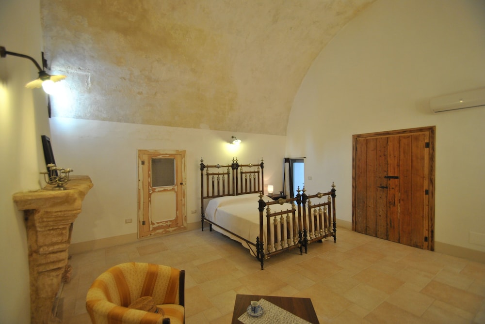 Palazzo San Giovanni 32/50