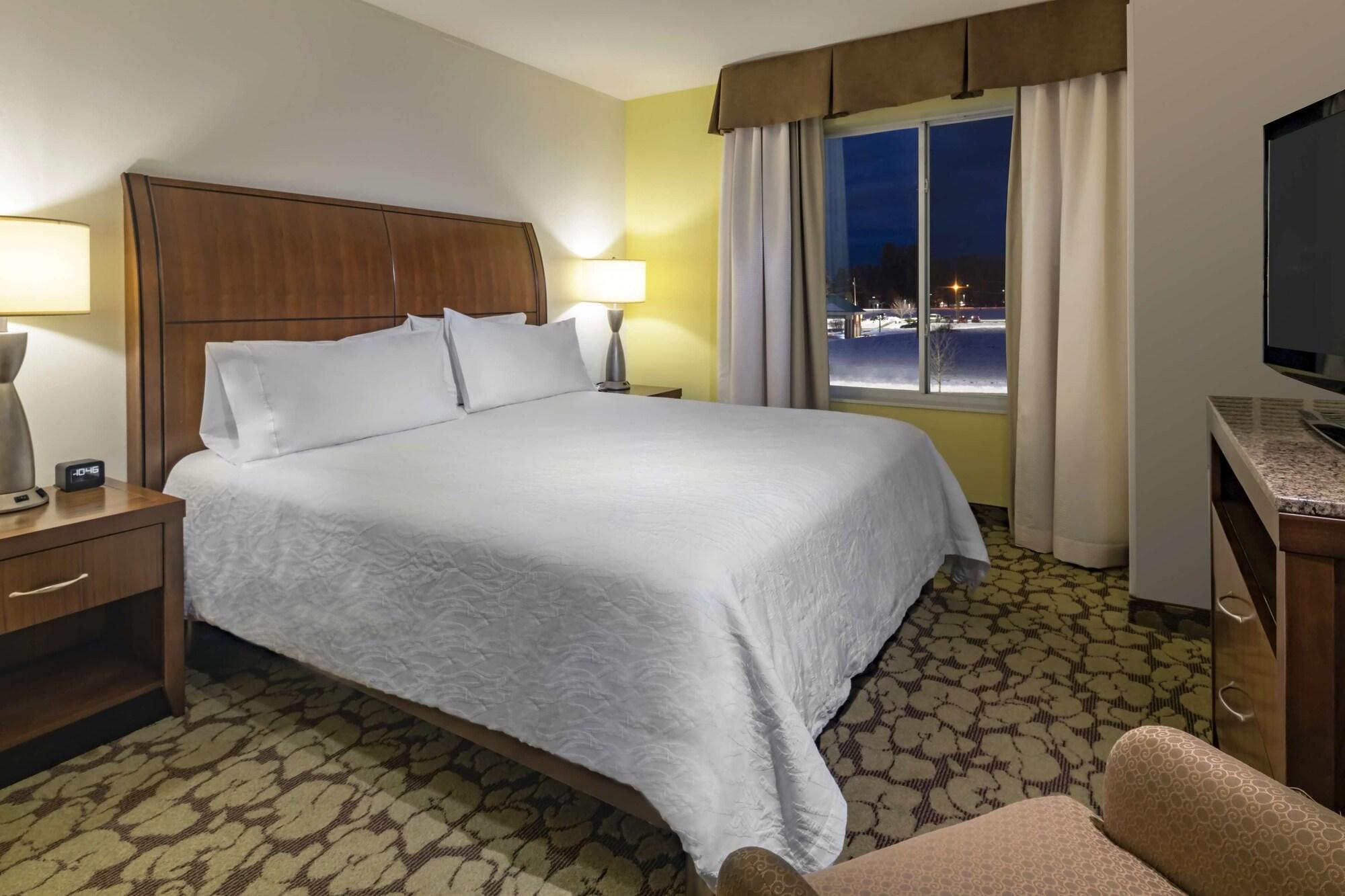 غرفة بغرفة نوم واحدة، Hilton Garden Inn Devens Common 2/5