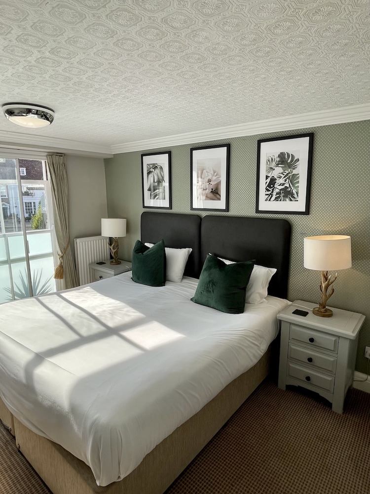 The Abbey Hotel 11/50