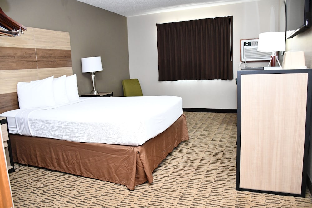 غرفة بسرير كوين لذوي الإعاقة، Baymont Inn and Suites by Wyndham Platteville 3/10
