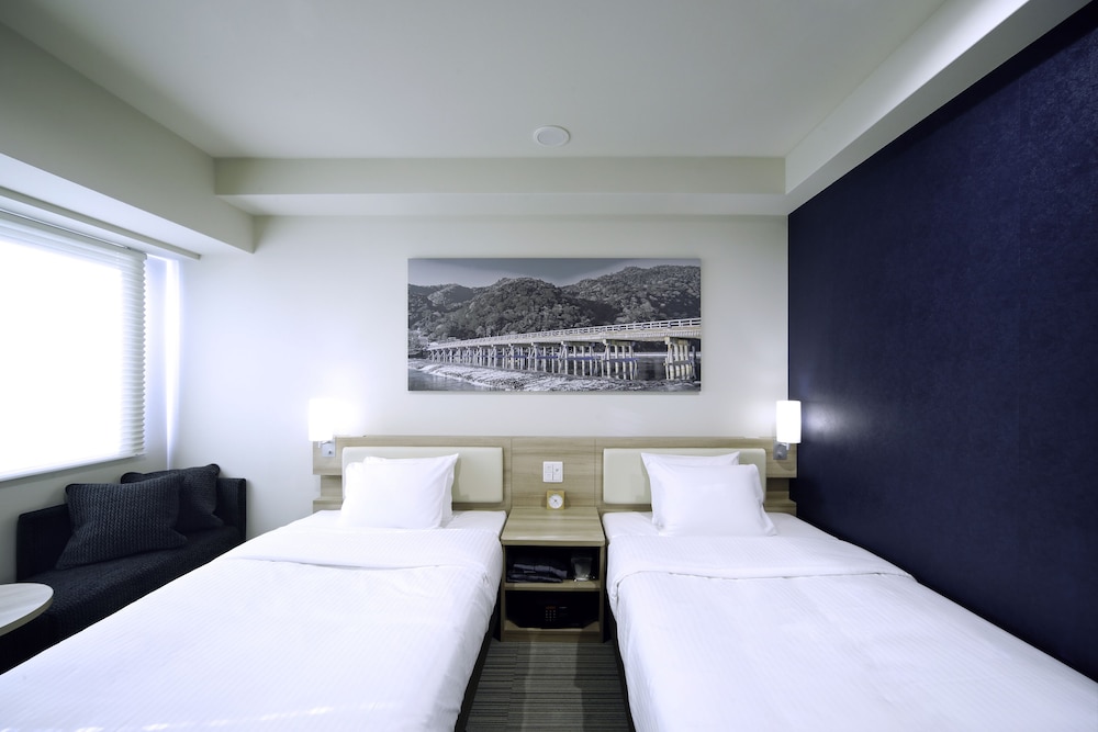 DELUXE, TWIN BEDS